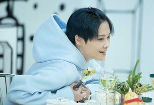 阿姨吃瓜李宇春视频在线播放,视频在线播放引发网友热议