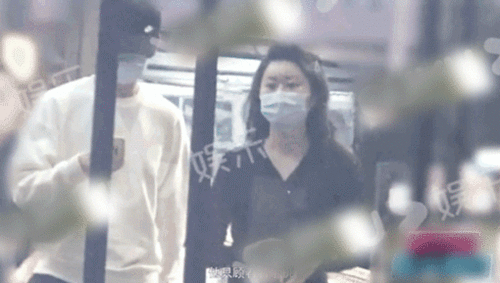 追星女孩黄俊捷吃瓜视频,揭秘娱乐圈幕后真相