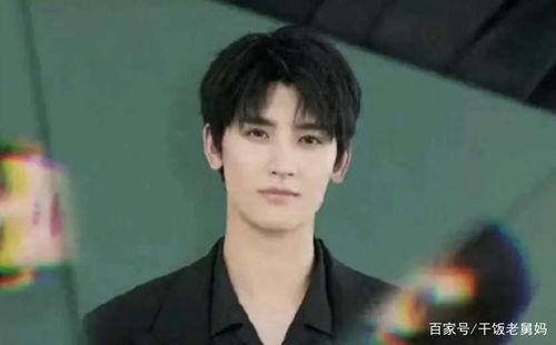 追星女孩黄俊捷吃瓜视频,揭秘娱乐圈幕后真相