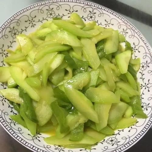 瓠瓜能否打汤吃呢视频,家常美味新尝试
