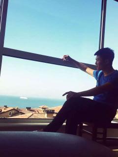 海边群众吃瓜视频,共享夏日休闲时光