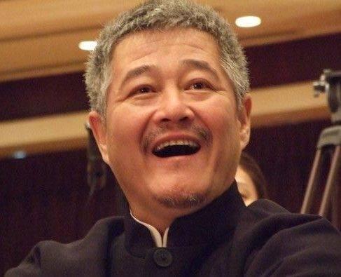 赵本山吃瓜烙饼视频,趣味横生演绎乡村美食风情